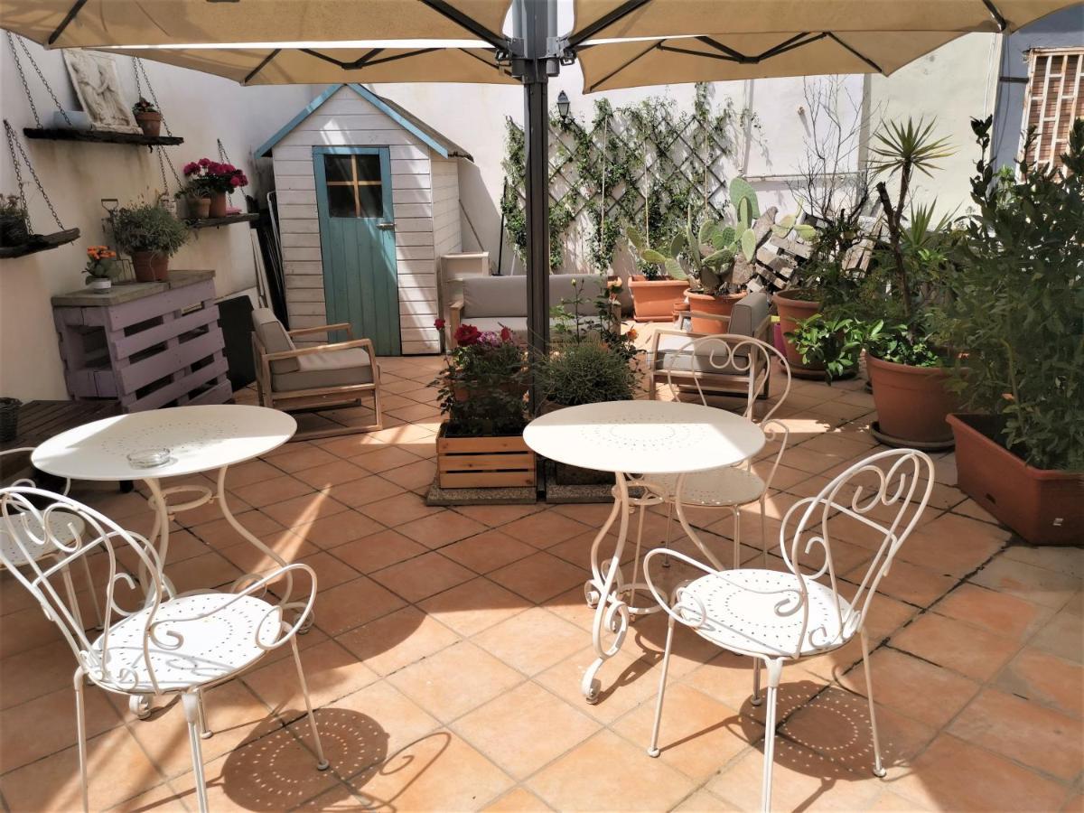 Palazzo Della Loggia B&B Napoli Bagian luar foto