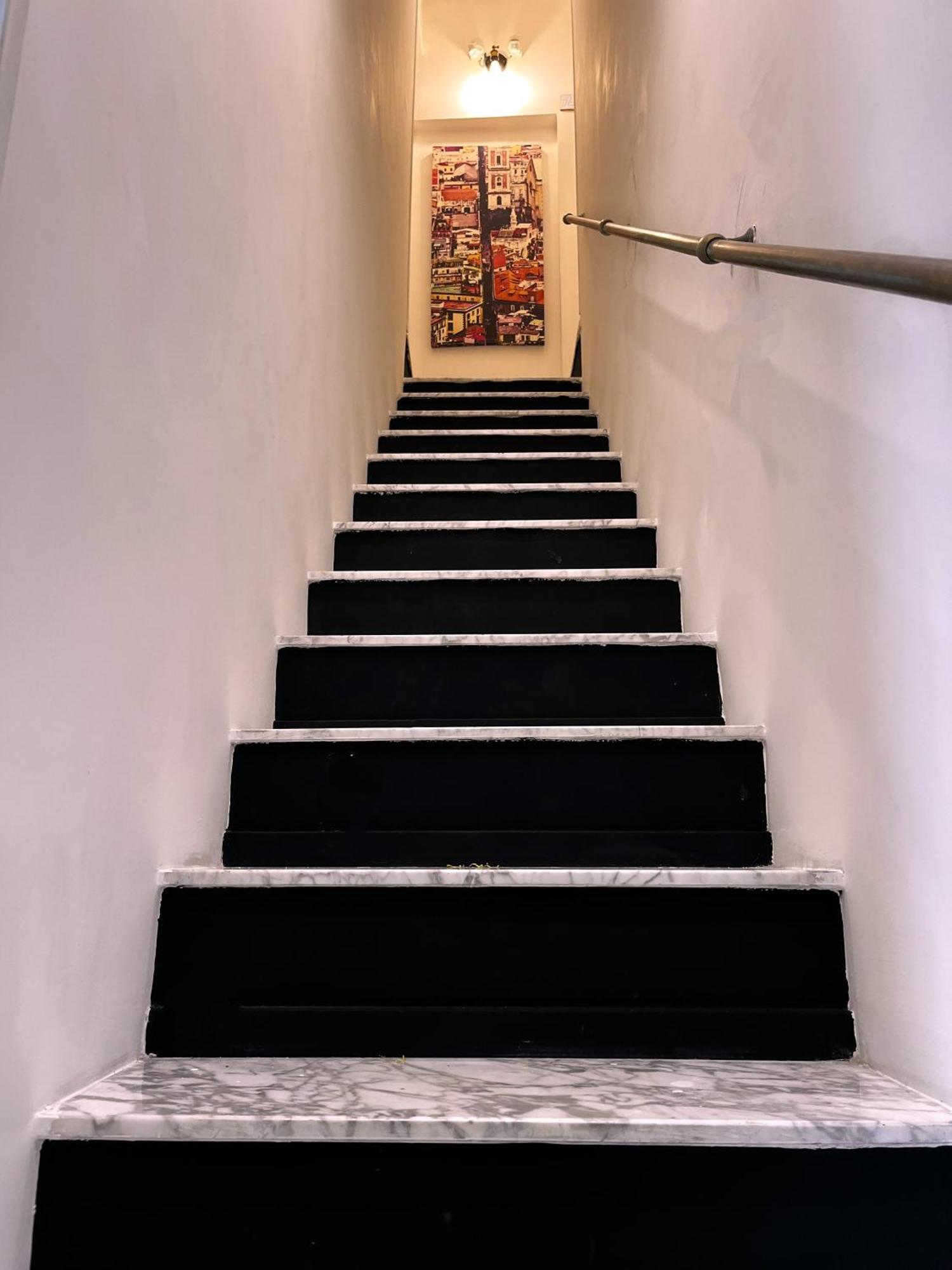 Palazzo Della Loggia B&B Napoli Bagian luar foto