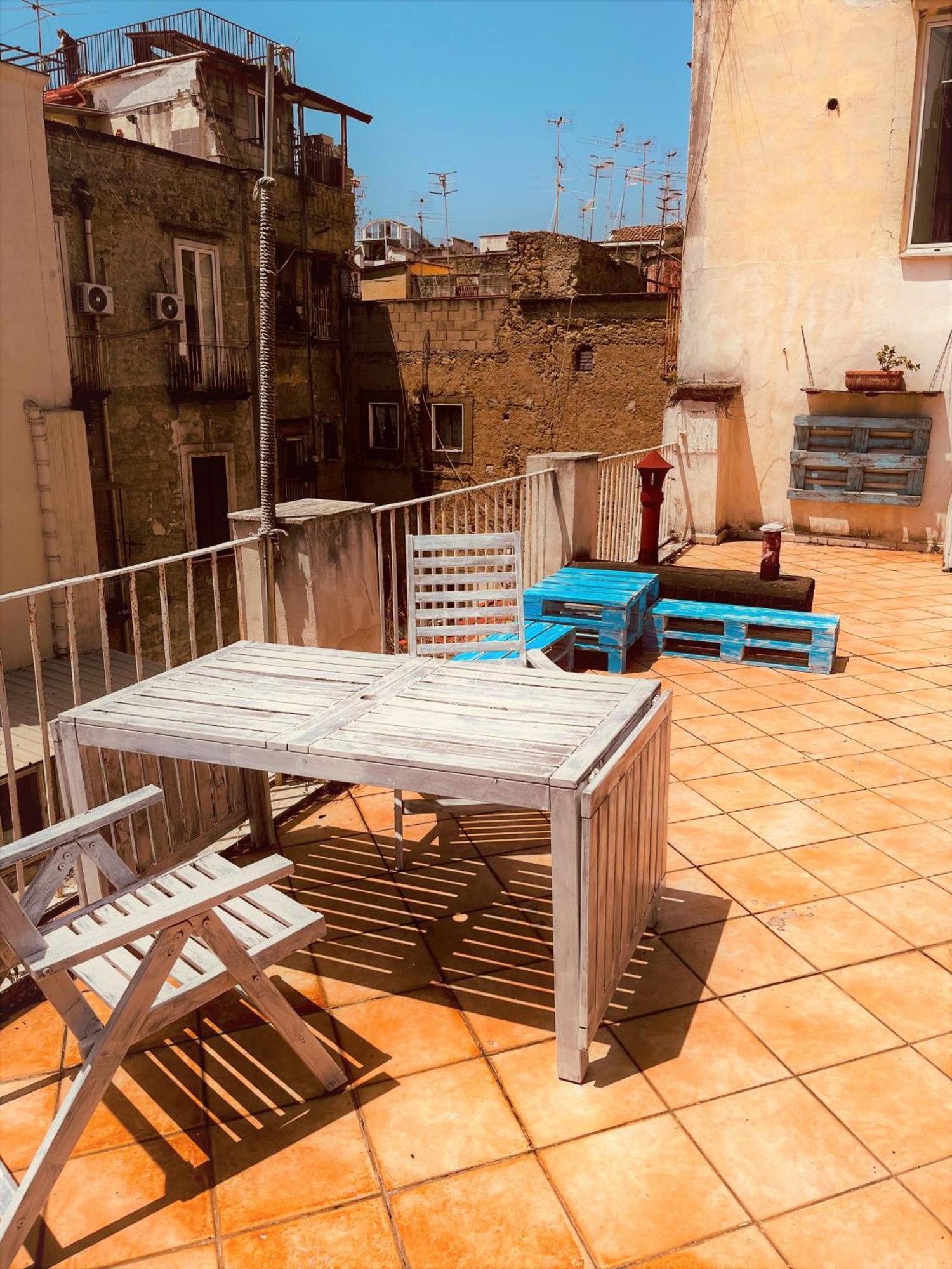 Palazzo Della Loggia B&B Napoli Bagian luar foto