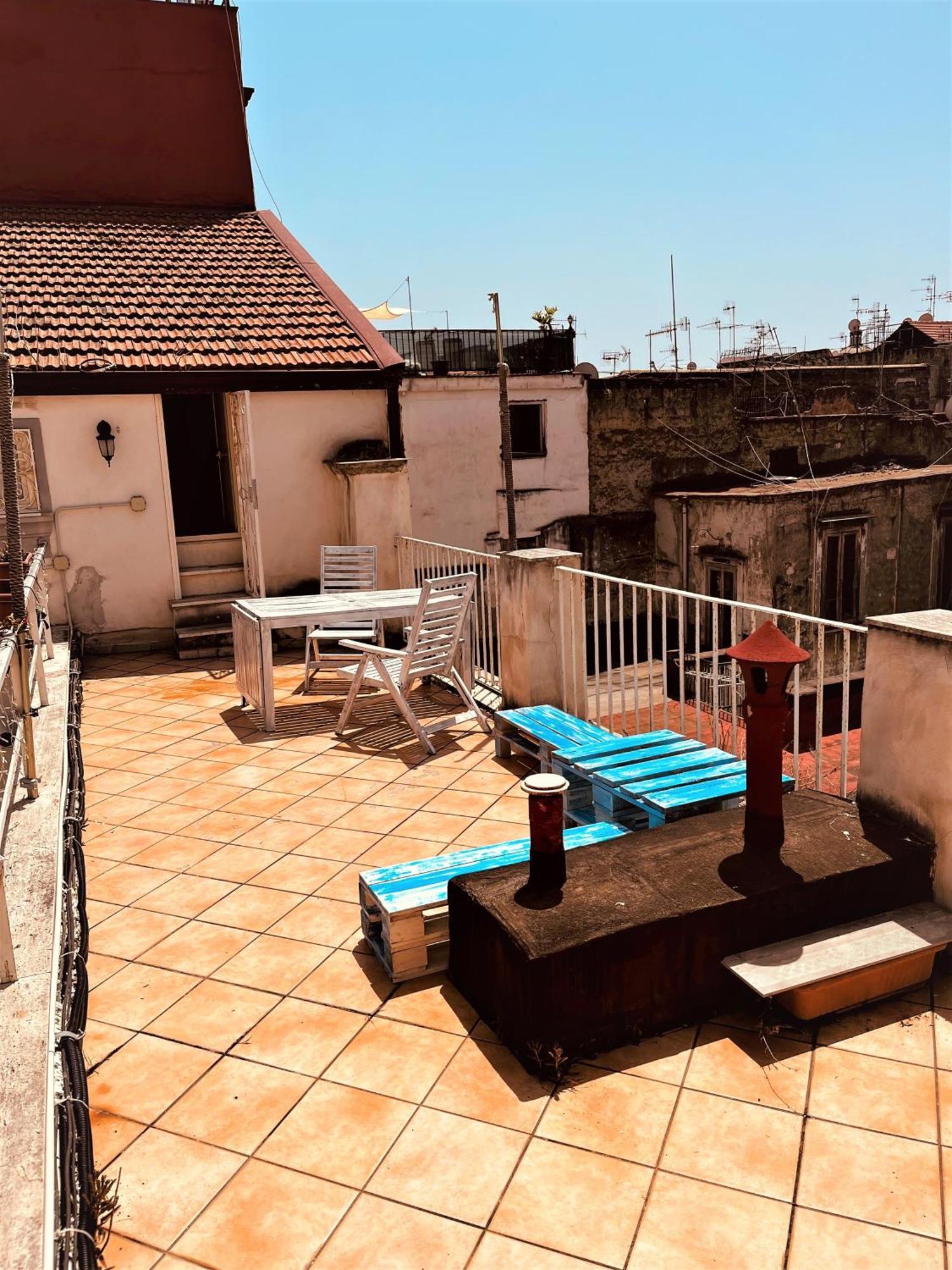 Palazzo Della Loggia B&B Napoli Bagian luar foto