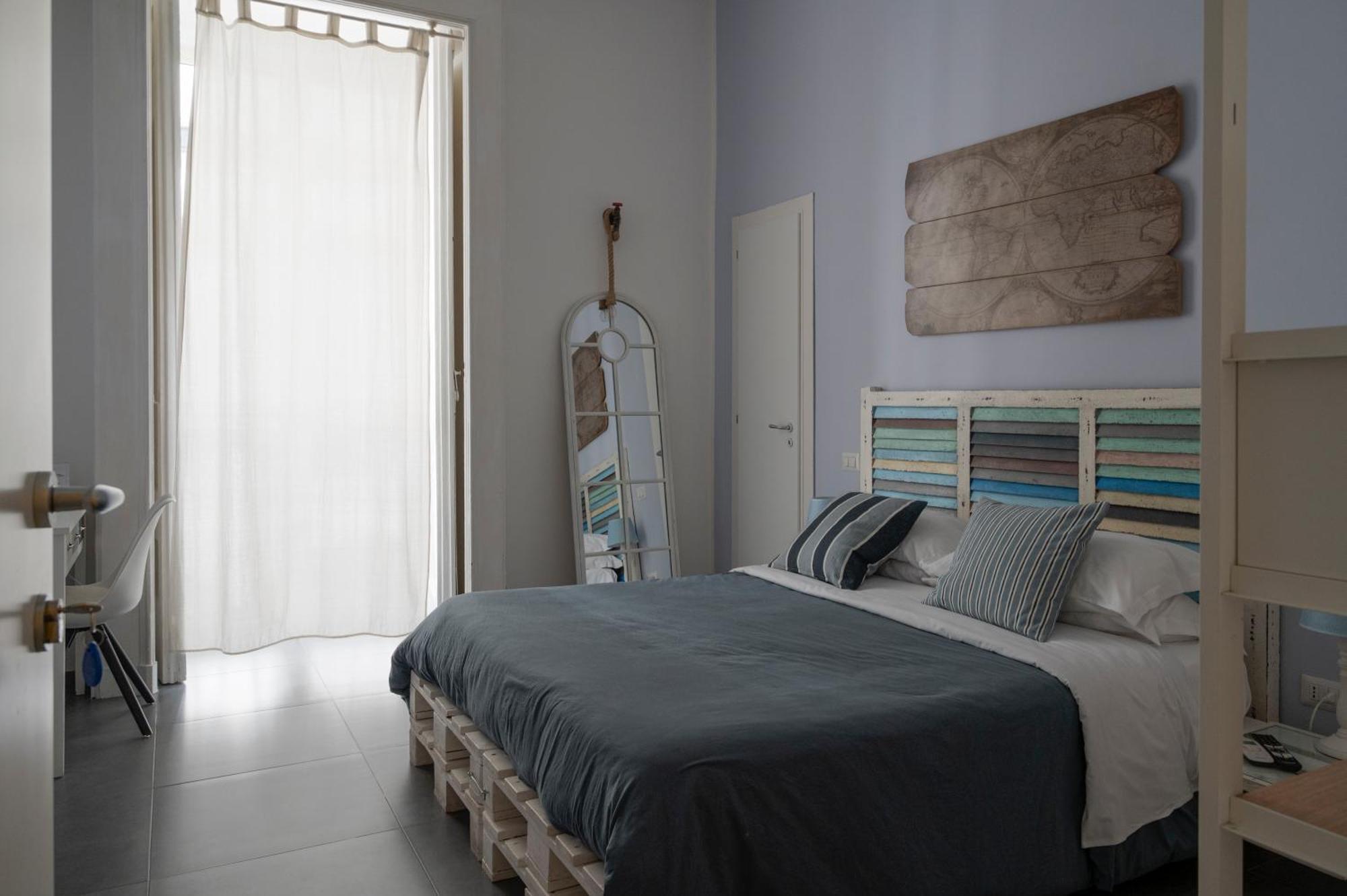 Palazzo Della Loggia B&B Napoli Bagian luar foto