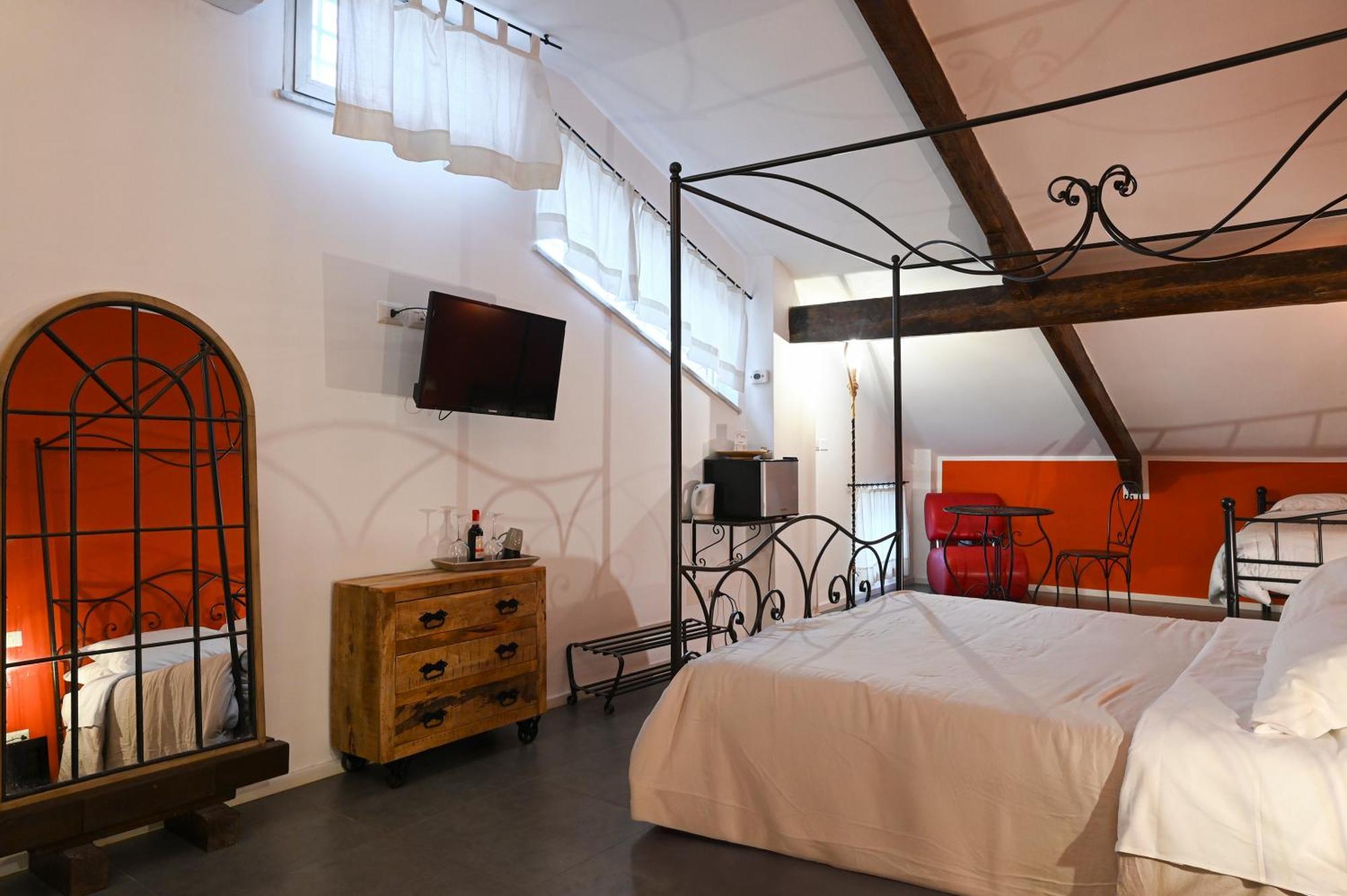 Palazzo Della Loggia B&B Napoli Bagian luar foto