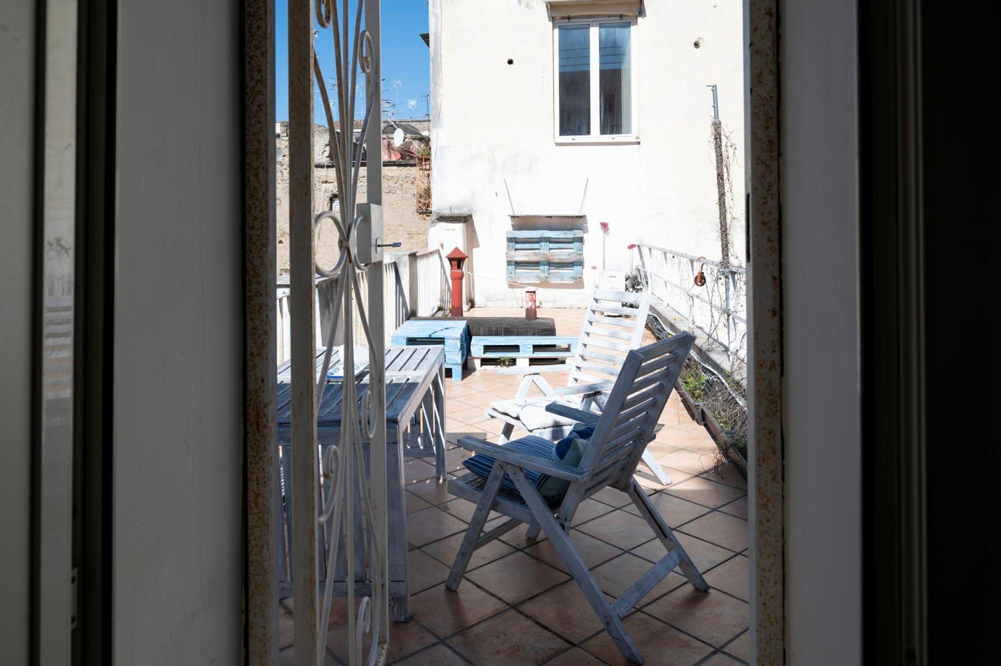 Palazzo Della Loggia B&B Napoli Bagian luar foto