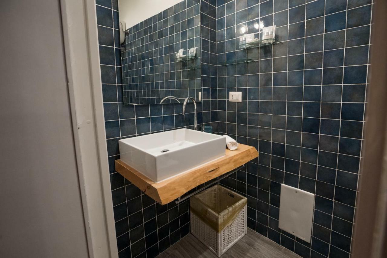 Palazzo Della Loggia B&B Napoli Bagian luar foto